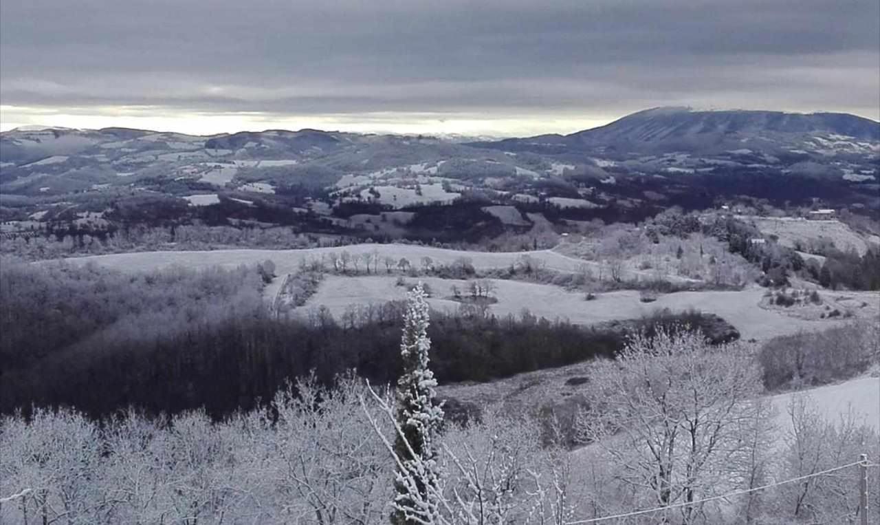 Вилла Agriturismo Montesalce Губбио Экстерьер фото